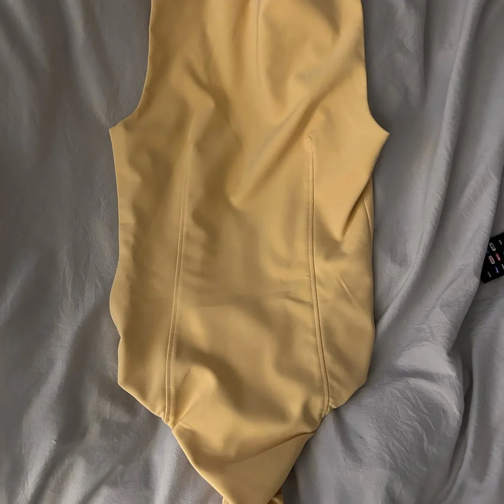 Zara Yellow Bodysuit - Picture 2 of 2